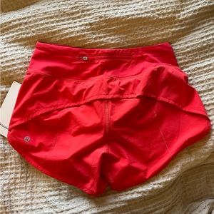 NWT lululemon speed up shorts, size 4, 4 inch
